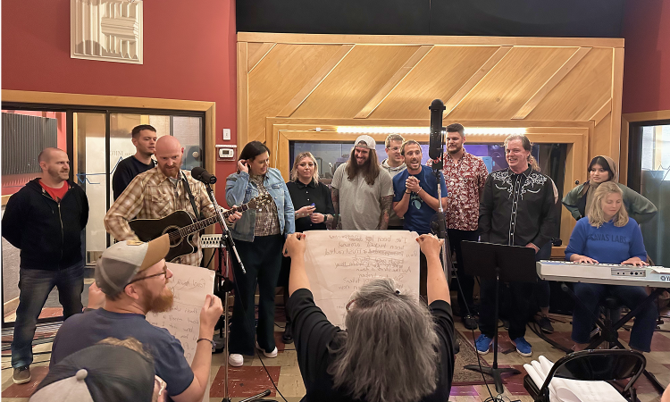 Savas team at Nashville retreat singing a song